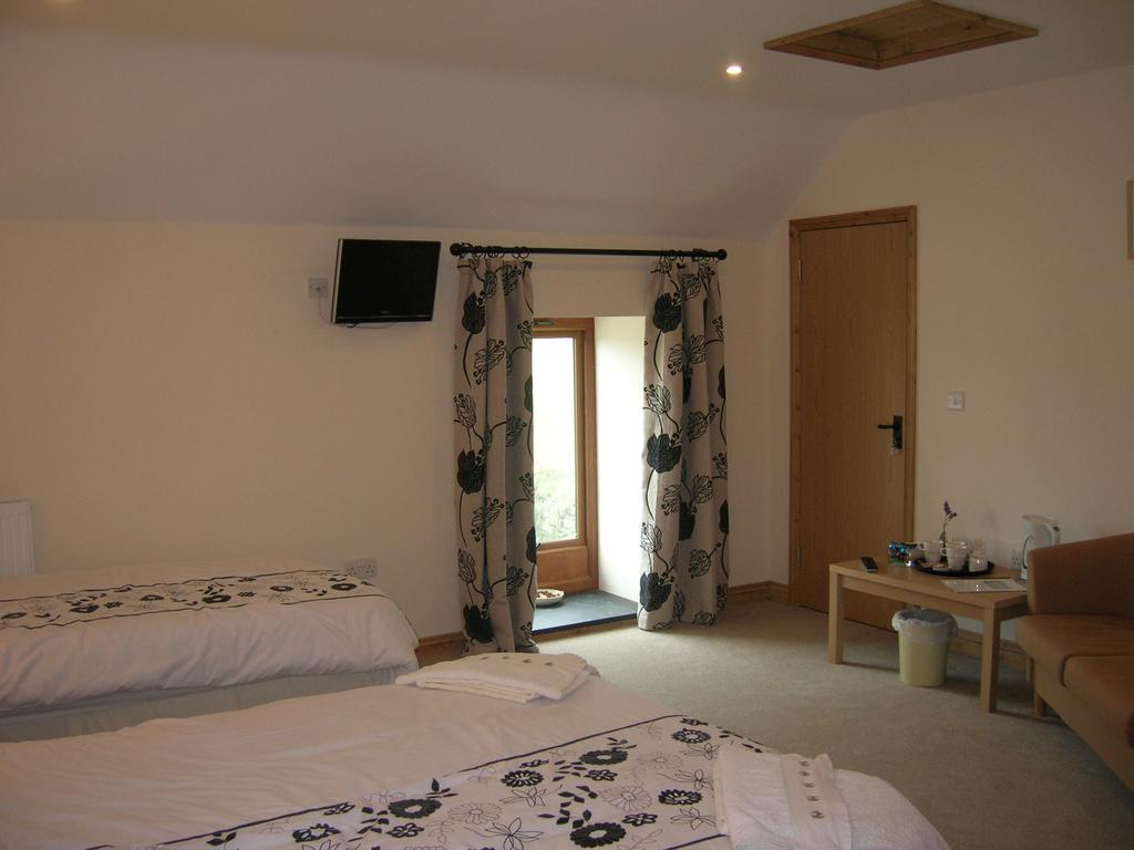Polhilsa Farm Bed and Breakfast Callington Δωμάτιο φωτογραφία