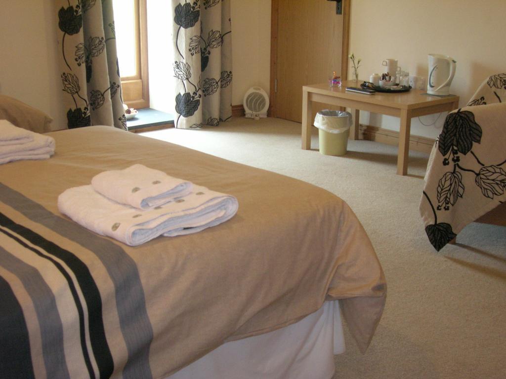 Polhilsa Farm Bed and Breakfast Callington Εξωτερικό φωτογραφία